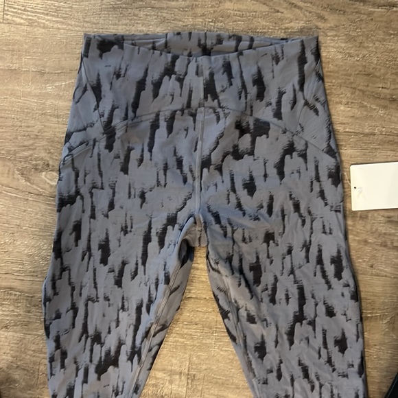 Lululemon InStill High-Rise Tight 25" - Picture 8 of 9